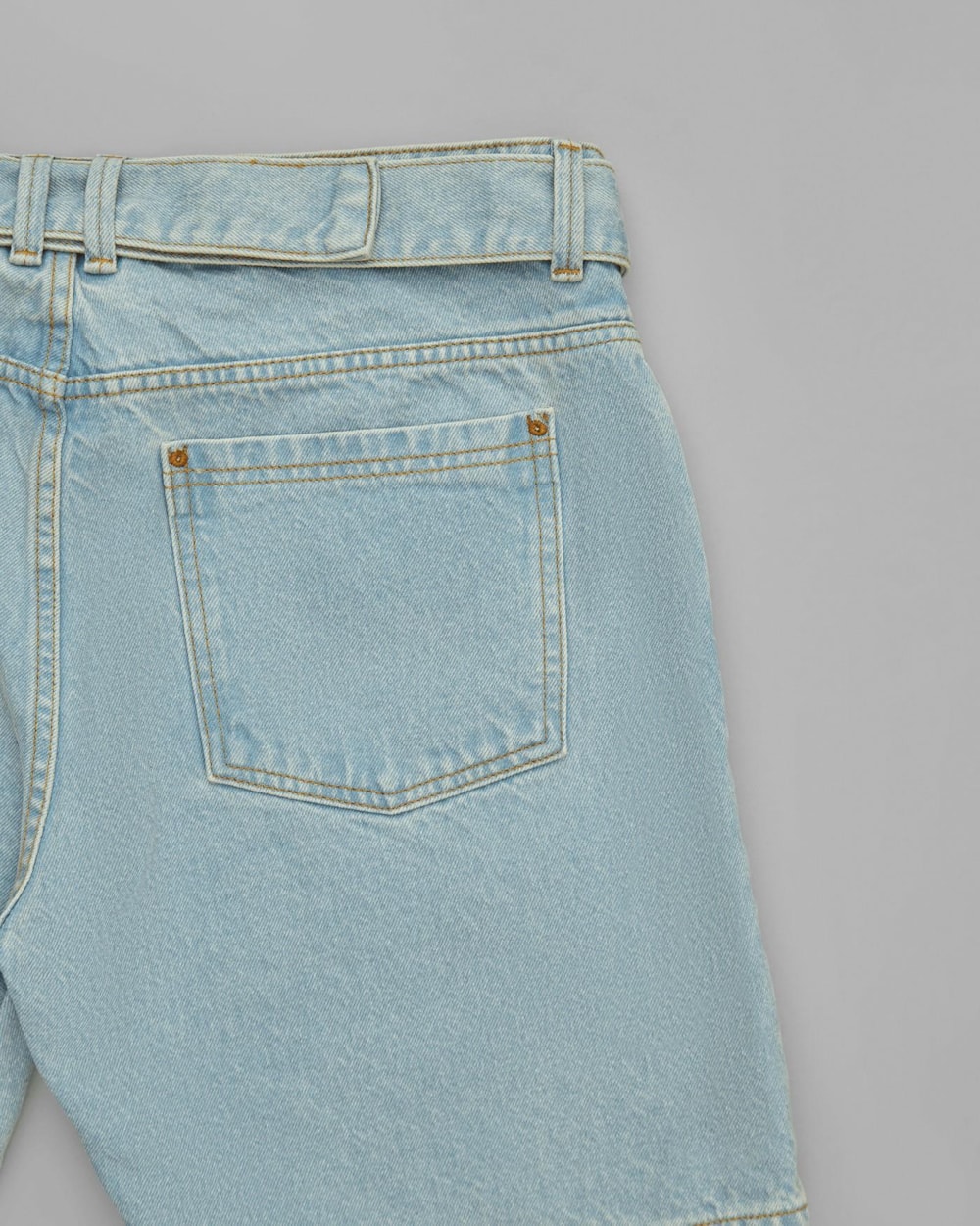 Bermuda 5 Pockets Algodão Regenerativo com Cinto
