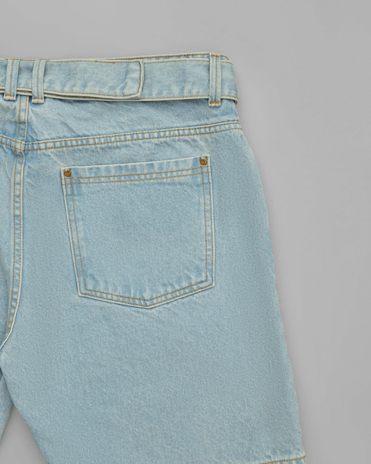 Bermuda 5 Pockets Algodão Regenerativo com Cinto