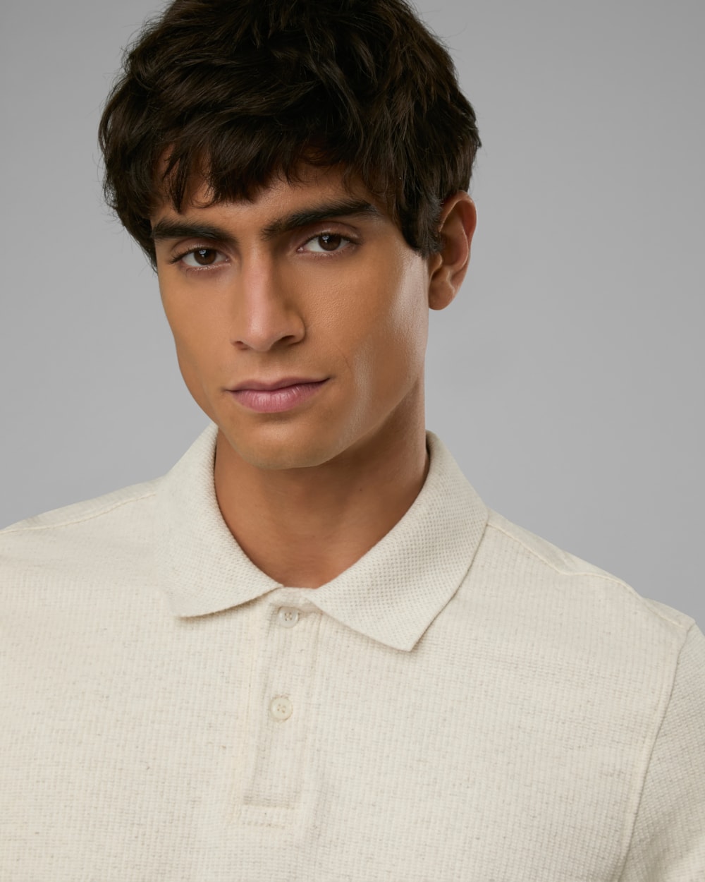 Blusa com Linho e Modal Gola Polo
