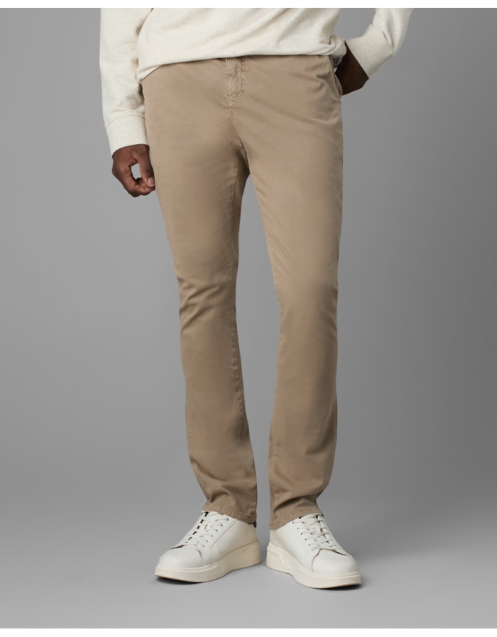 Calça chino slim color caqui-bege-38