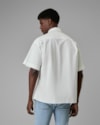 Camisa oversized com bolso-off white-m