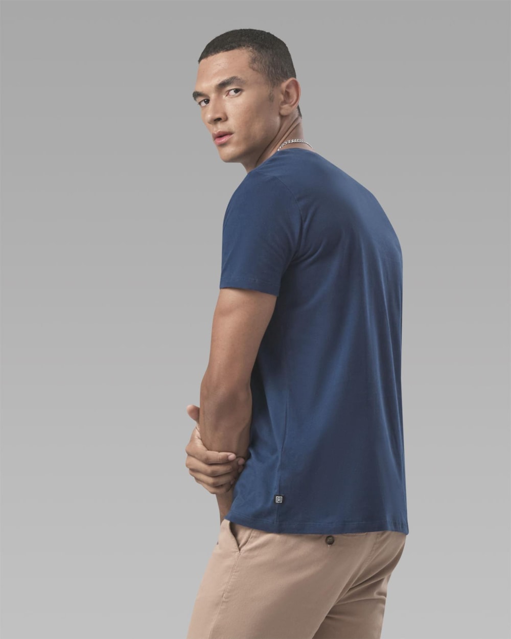 Camiseta Algodão Orgânico Gola V