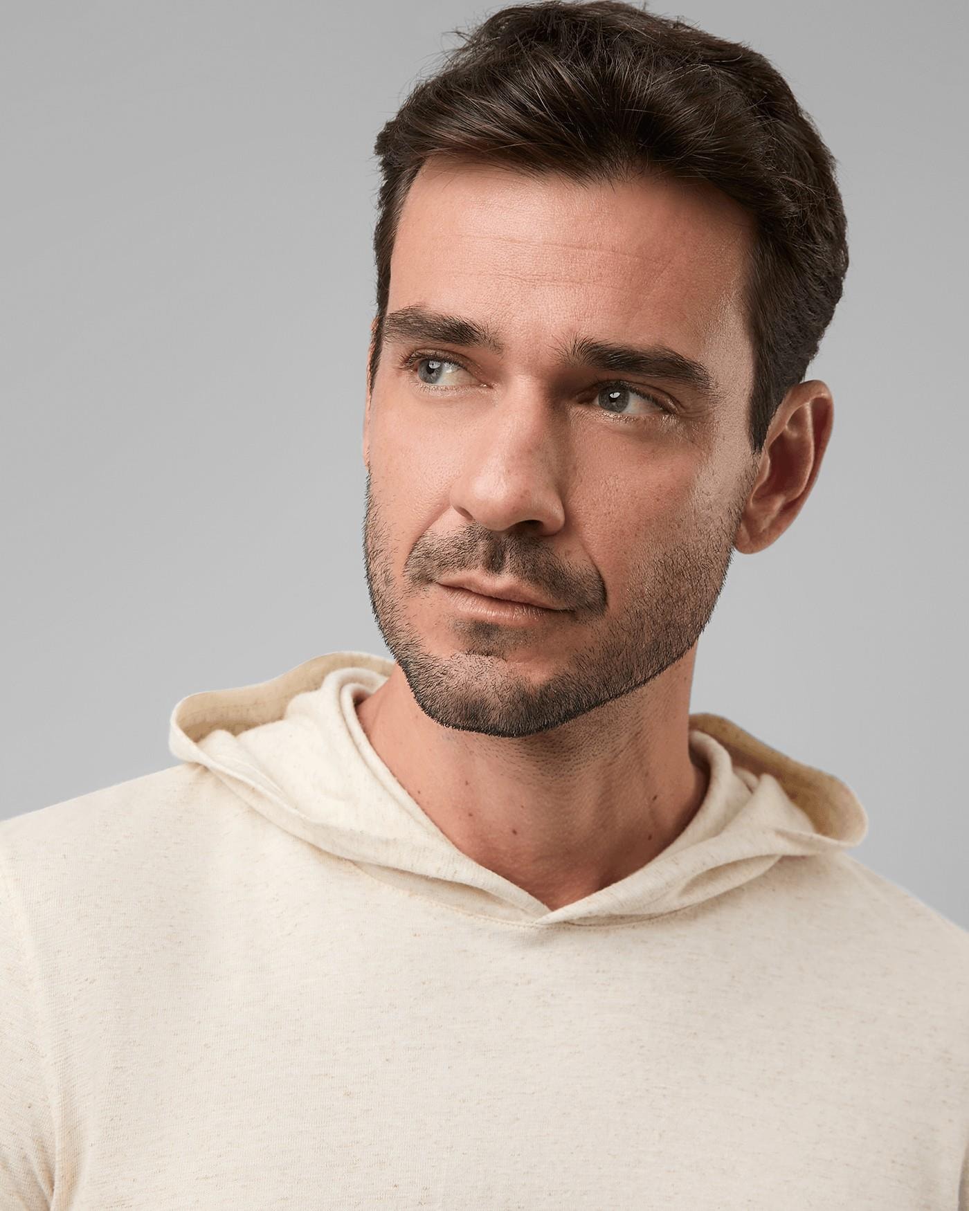 Camiseta Manga Longa Linho Com Capuz